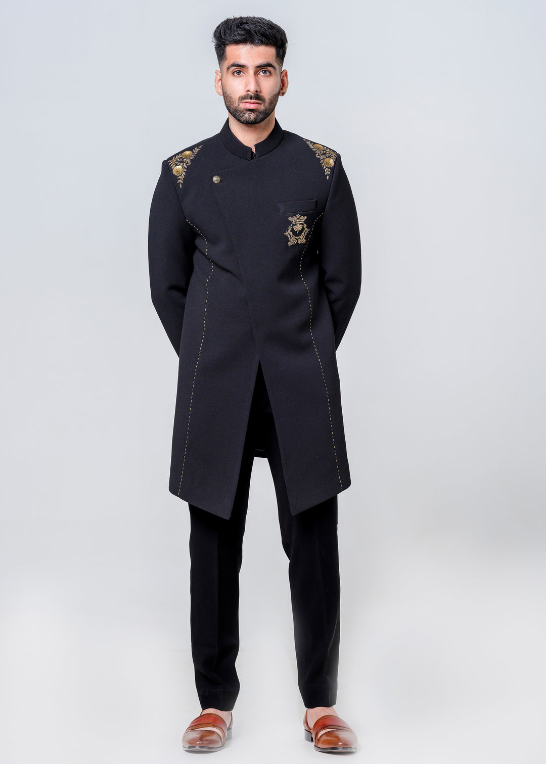 ONE BUTTON JACKET PAIRED WITH TROUSERS