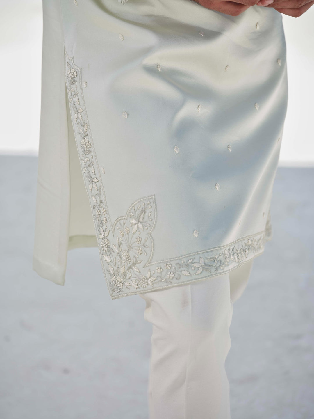 Muse - Resham Placket Kurta Set