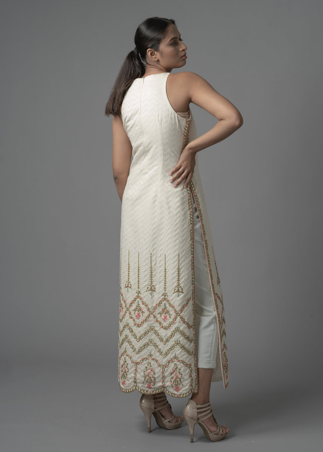 PANEL EMBROIDRED KURTA PAIRED WITH PANTS