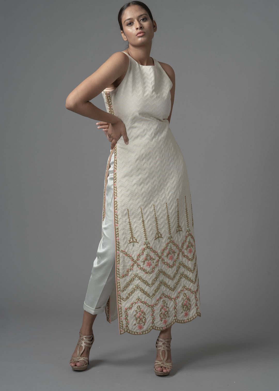 PANEL EMBROIDRED KURTA PAIRED WITH PANTS