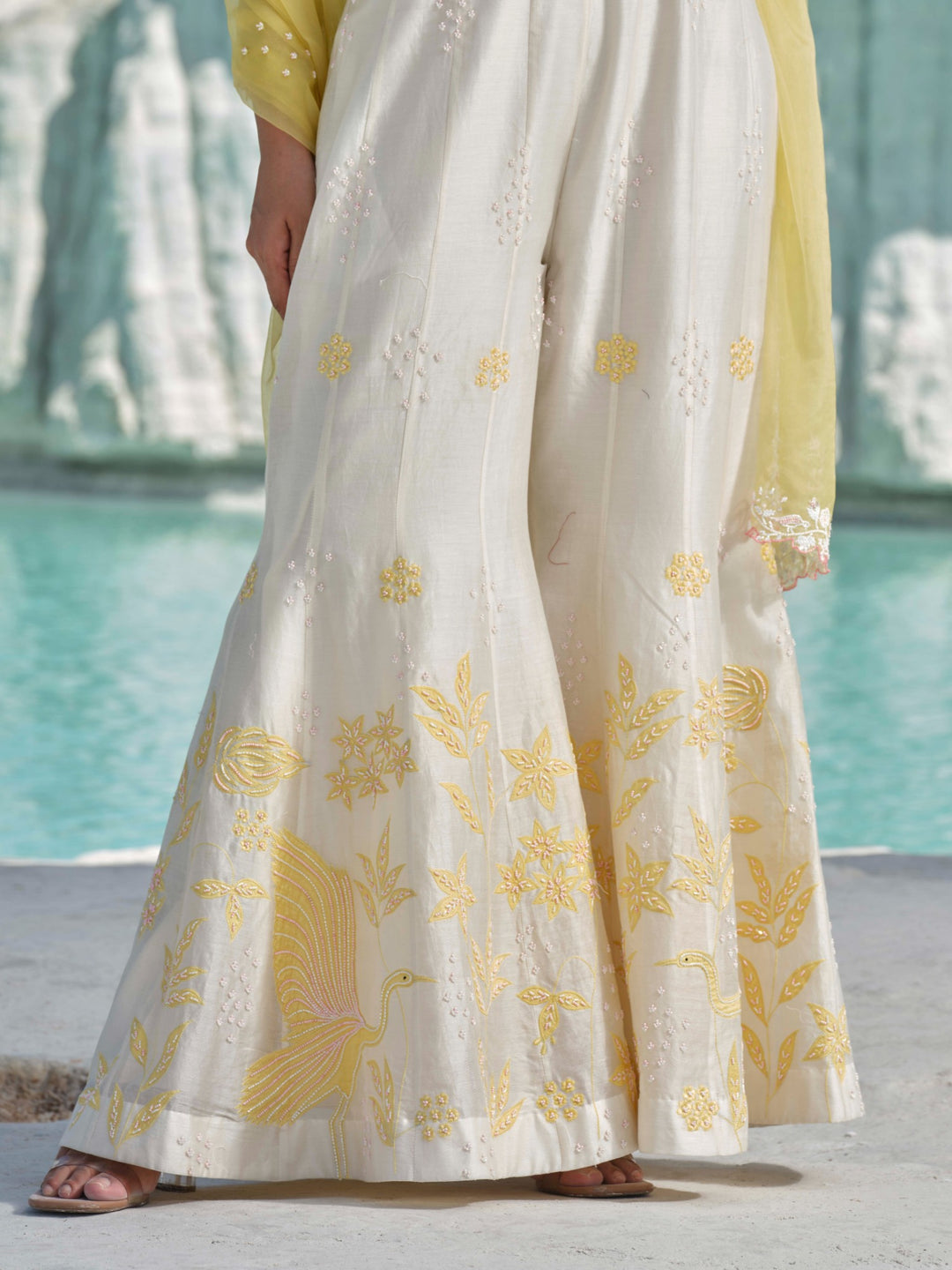 Aurelia - Ivory Embroidered Set With Stole