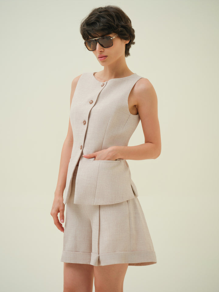 Luz - Beige Pleated Shorts